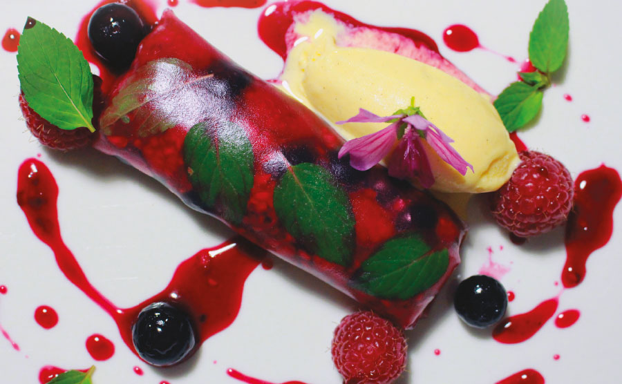 Nem de fruits rouges flambés au rhum Compañero