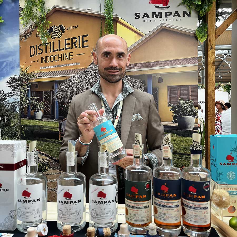 Dugas Club Expert Sampan