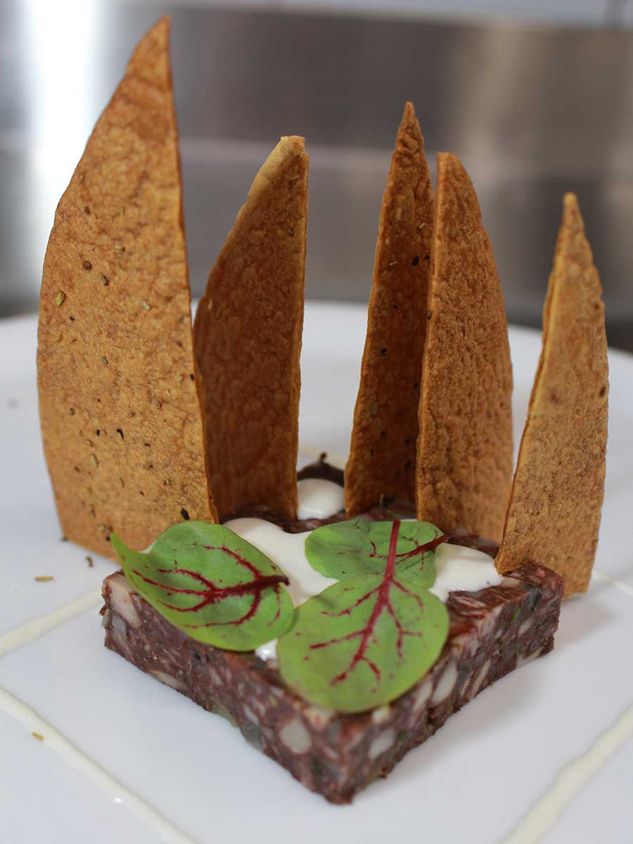 Presse de boudin au Anne Bonny Spiced, crème de gingembre et tuile tacos